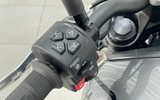 Gebrauchtmotorrad Triumph Trident 660 - Bild 10