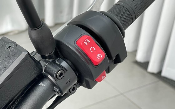 Gebrauchtmotorrad Triumph Trident 660 - Bild 11