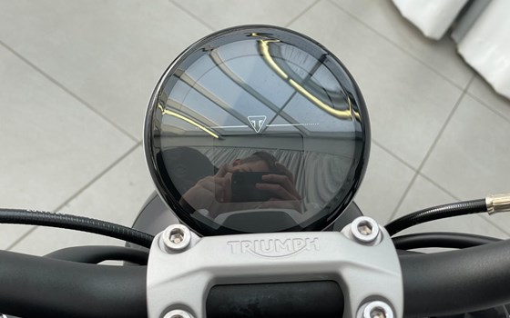 Gebrauchtmotorrad Triumph Trident 660 - Bild 12 Gebrauchtmotorrad Triumph Trident 660 - Bild 12