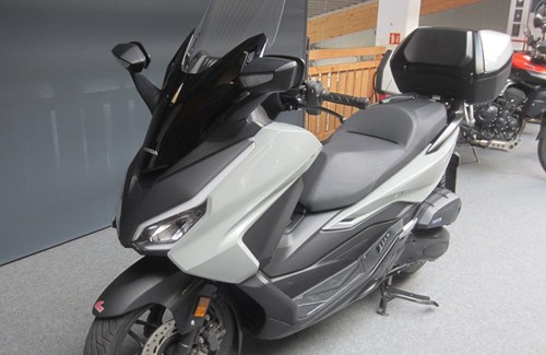 Gebrauchtmotorrad Honda Forza 125