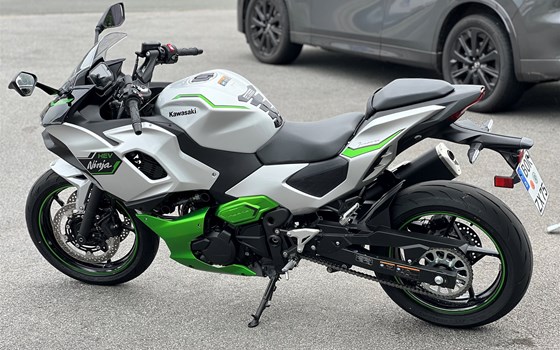 Gebrauchtmotorrad Kawasaki Ninja 7 Hybrid - Bild 2