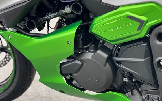 Gebrauchtmotorrad Kawasaki Ninja 7 Hybrid - Bild 5