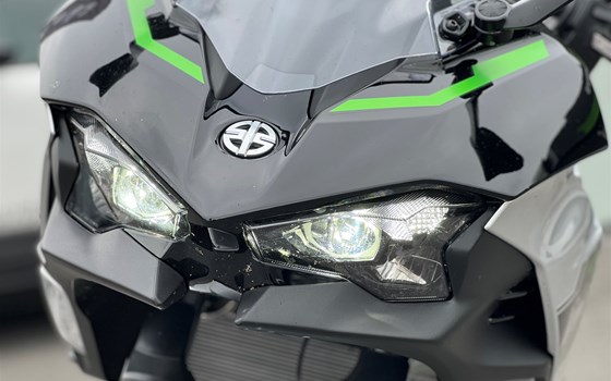 Gebrauchtmotorrad Kawasaki Ninja 7 Hybrid - Bild 3