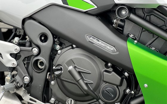 Gebrauchtmotorrad Kawasaki Ninja 7 Hybrid - Bild 6