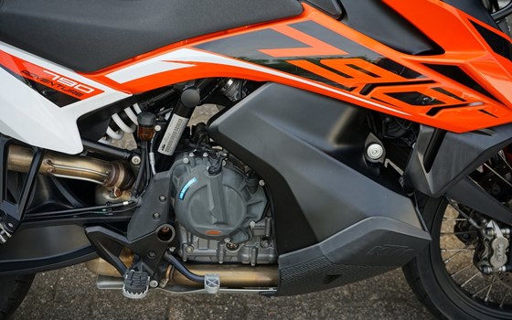 Gebrauchtmotorrad KTM 790 Adventure - Bild 6