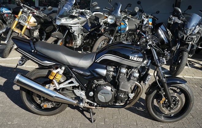 Yamaha XJR 1300