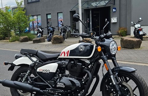 Neumotorrad Royal Enfield Shotgun 650