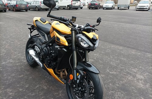 Neumotorrad Triumph Street Triple RS