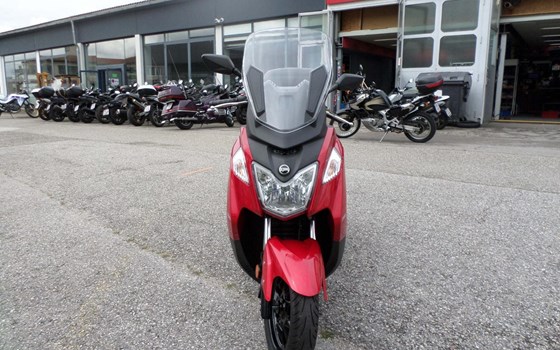 Gebrauchtmotorrad Sym Joymax 300 - Bild 8 Gebrauchtmotorrad Sym Joymax 300 - Bild 8
