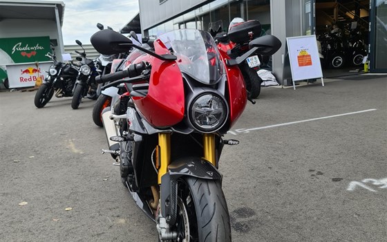 Gebrauchtmotorrad Triumph Speed Triple 1200 RR - Bild 2 Gebrauchtmotorrad Triumph Speed Triple 1200 RR - Bild 2