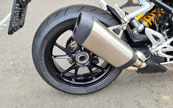Gebrauchtmotorrad Triumph Speed Triple 1200 RR - Bild 4 Gebrauchtmotorrad Triumph Speed Triple 1200 RR - Bild 4