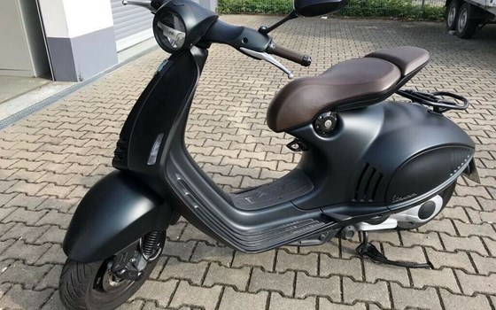 Gebrauchtmotorrad Vespa 946 125ie 3V EMPORIO ARMANI - Bild 3