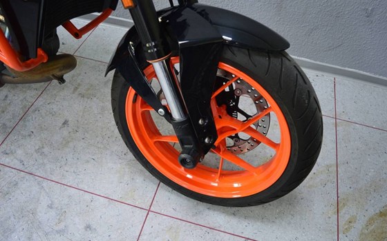 Gebrauchtmotorrad KTM 690 Duke R - Bild 4