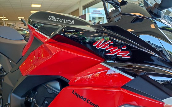 Neufahrzeug Kawasaki Ninja 1000SX 40th Anniversary - Bild 6