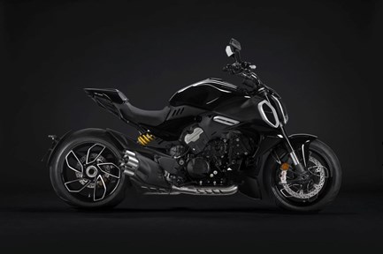 Ducati Diavel V4