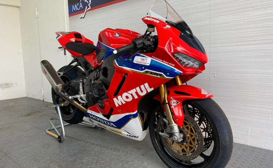 Angebot Honda CBR1000RR Fireblade Bild 3: Angebot Honda CBR1000RR Fireblade