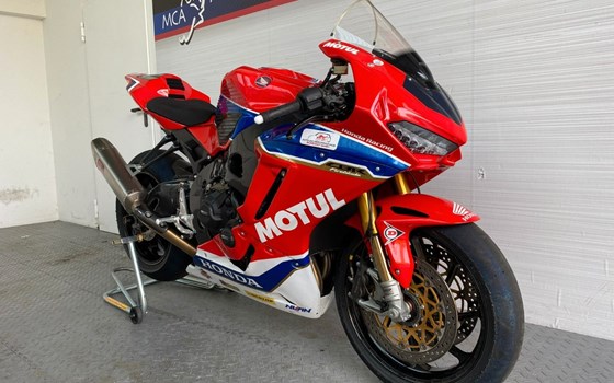 Gebrauchtmotorrad Honda CBR1000RR Fireblade - Bild 3