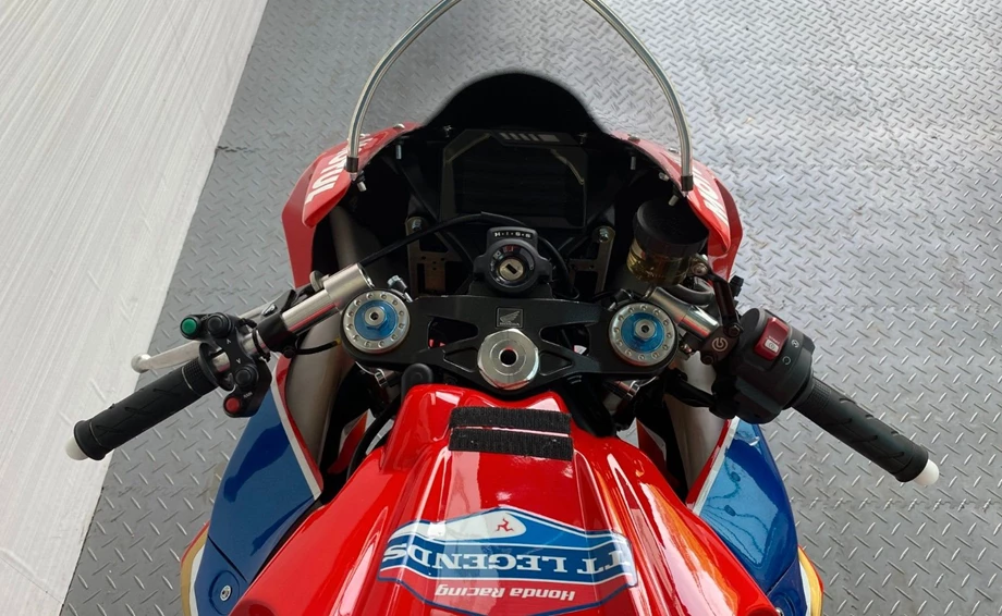 Angebot Honda CBR1000RR Fireblade Bild 8: Angebot Honda CBR1000RR Fireblade