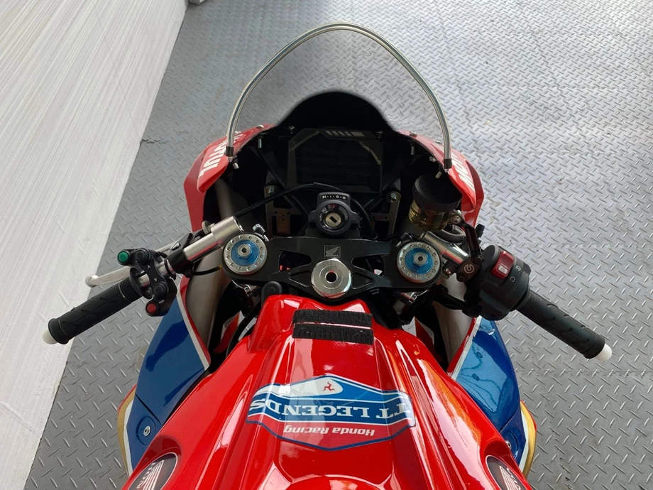 Angebot Honda CBR1000RR Fireblade Bild 8: Angebot Honda CBR1000RR Fireblade
