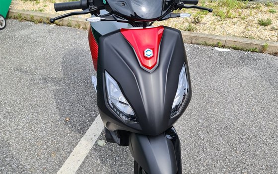 Gebrauchtmotorrad Piaggio 1 Active - Bild 2 Gebrauchtmotorrad Piaggio 1 Active - Bild 2