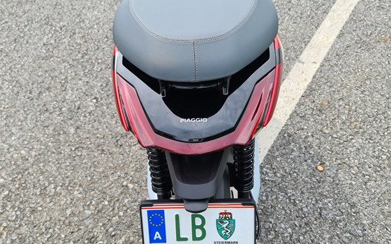 Gebrauchtmotorrad Piaggio 1 Active - Bild 3 Gebrauchtmotorrad Piaggio 1 Active - Bild 3