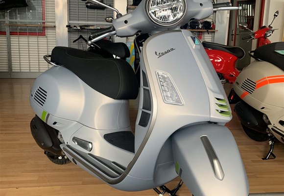 Vespa GTS 300 Super Tech