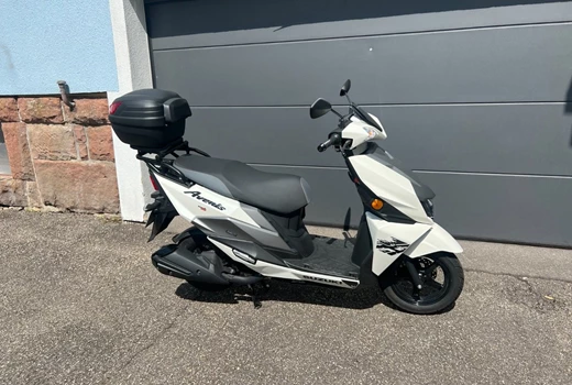 Suzuki Avenis 125