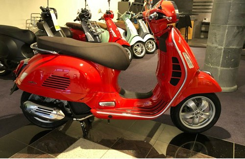 Neumotorrad Vespa GTS 125