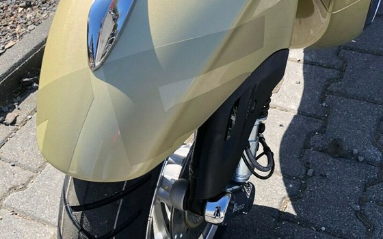 Neufahrzeug Vespa Primavera 125 S - Bild 12