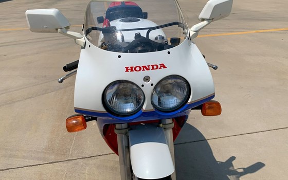 Gebrauchtmotorrad Honda VFR 750 R - Bild 1