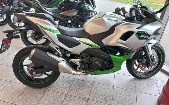 Gebrauchtmotorrad Kawasaki Ninja 7 Hybrid - Bild 1 Gebrauchtmotorrad Kawasaki Ninja 7 Hybrid - Bild 1