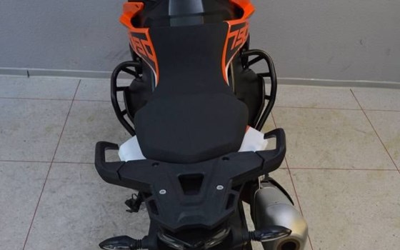 Gebrauchtmotorrad KTM 790 Adventure - Bild 10