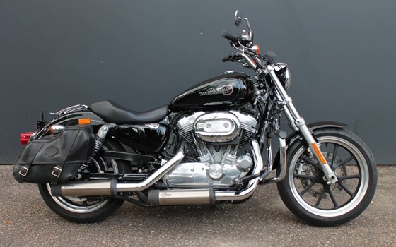Gebrauchtmotorrad Harley-Davidson Sportster XL 883 L SuperLow - Bild 1