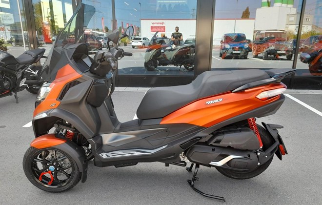 Piaggio MP3 400 Sport