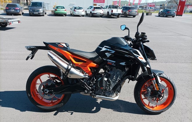 KTM 890 Duke GP