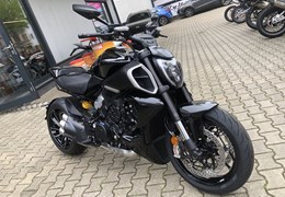 Neumotorrad Ducati Diavel V4