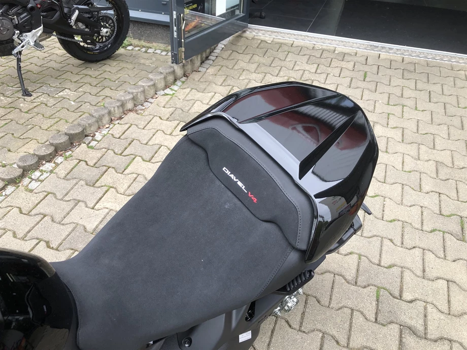 Angebot Ducati Diavel V4 Bild 17: Angebot Ducati Diavel V4