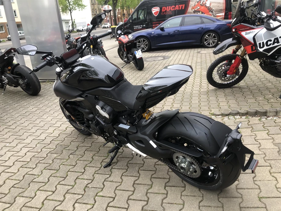 Angebot Ducati Diavel V4 Bild 2: Angebot Ducati Diavel V4