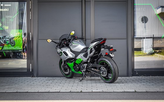 Neufahrzeug Kawasaki Ninja 7 Hybrid - Bild 3