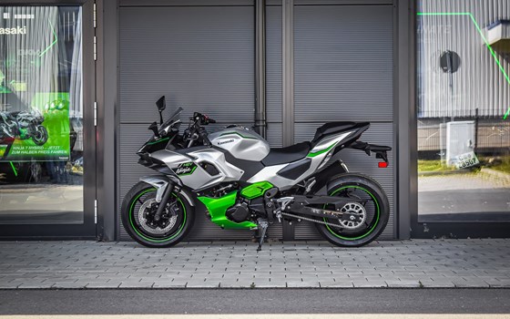 Neufahrzeug Kawasaki Ninja 7 Hybrid - Bild 4