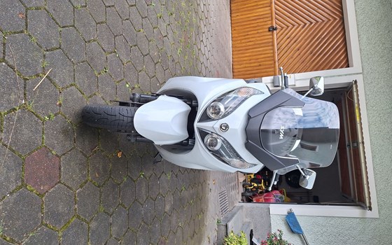 Gebrauchtmotorrad Sym MaxSym 400i - Bild 2 Gebrauchtmotorrad Sym MaxSym 400i - Bild 2