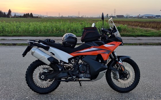 Gebrauchtmotorrad KTM 890 Adventure - Bild 2 Gebrauchtmotorrad KTM 890 Adventure - Bild 2