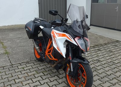 GEBRAUCHTFAHRZEUG KTM 1290 Super Duke GT