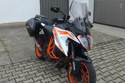 KTM 1290 Super Duke GT