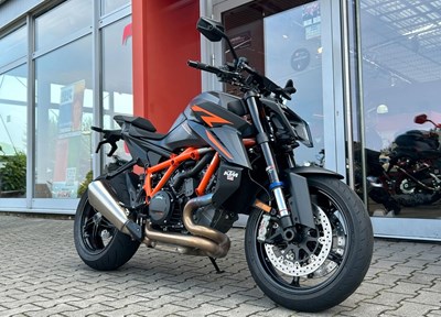 GEBRAUCHTFAHRZEUG KTM 1390 Super Duke R EVO