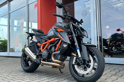 KTM 1390 Super Duke R EVO