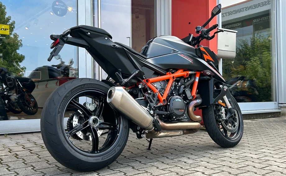 Offer KTM 1390 Super Duke R EVO Bild 2: Offer KTM 1390 Super Duke R EVO