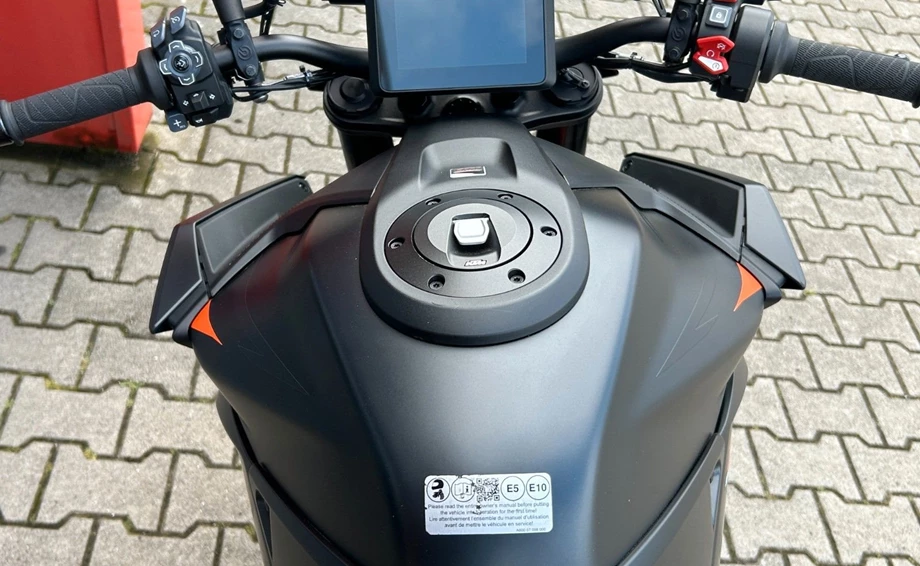 Offer KTM 1390 Super Duke R EVO Bild 6: Offer KTM 1390 Super Duke R EVO