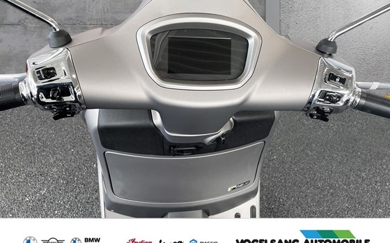 Neufahrzeug Vespa GTS 125 Super Tech - Bild 6