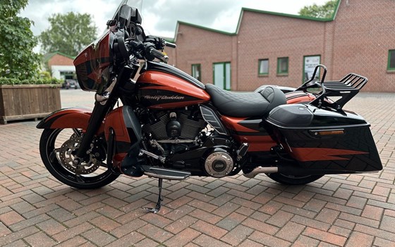 Gebrauchtmotorrad Harley-Davidson CVO Street Glide FLHXSE - Bild 1
